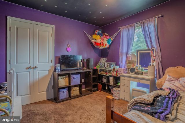 236 CATCH RELEASE CT, Inwood, WV 25428