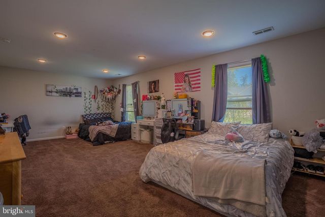 236 CATCH RELEASE CT, Inwood, WV 25428