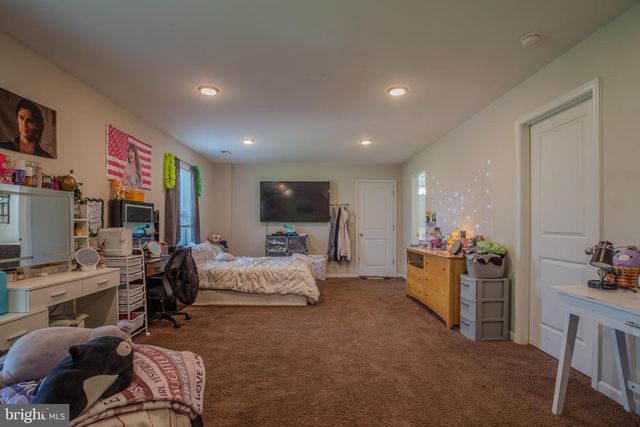 236 CATCH RELEASE CT, Inwood, WV 25428