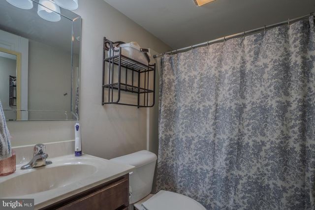 236 CATCH RELEASE CT, Inwood, WV 25428