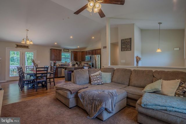 236 CATCH RELEASE CT, Inwood, WV 25428