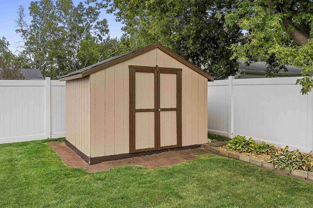 2360 KINCAID AVENUE, Oshkosh, WI 54904