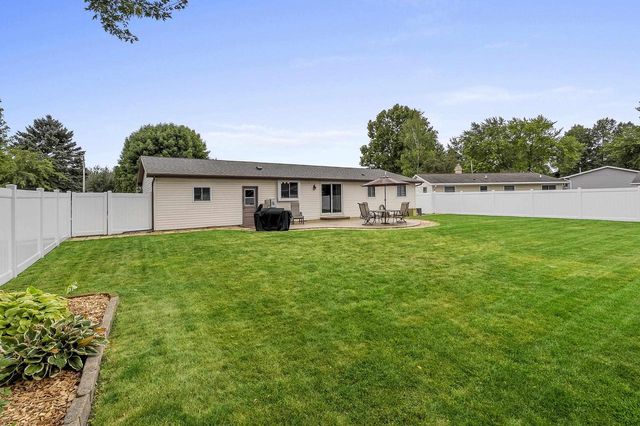 2360 KINCAID AVENUE, Oshkosh, WI 54904