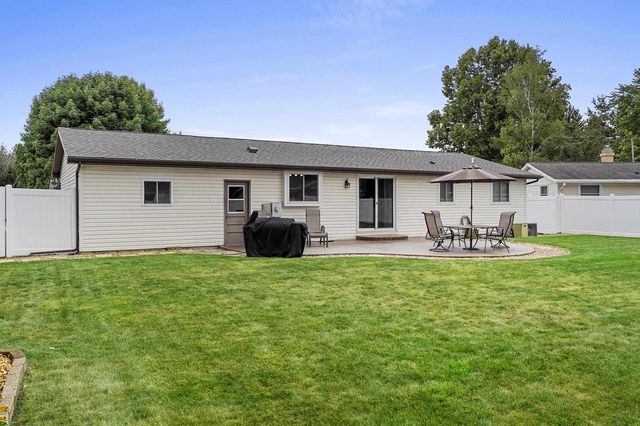 2360 KINCAID AVENUE, Oshkosh, WI 54904