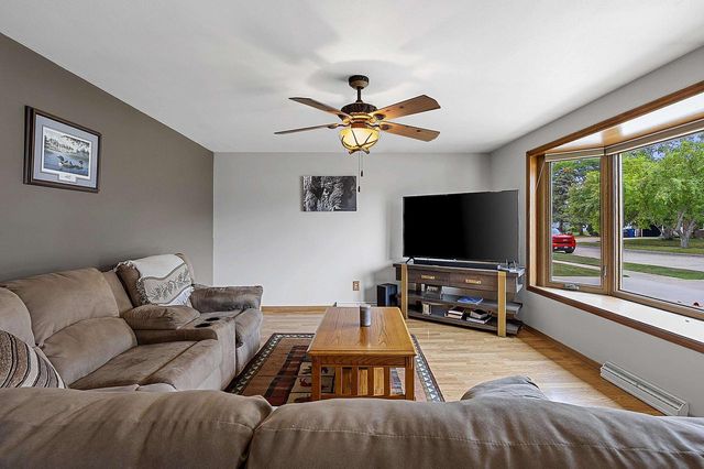 2360 KINCAID AVENUE, Oshkosh, WI 54904