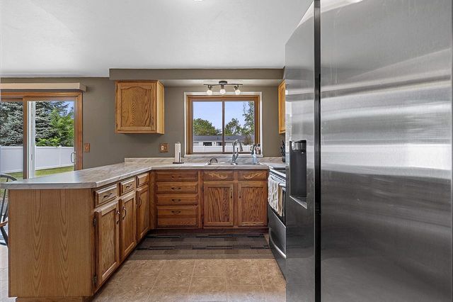2360 KINCAID AVENUE, Oshkosh, WI 54904