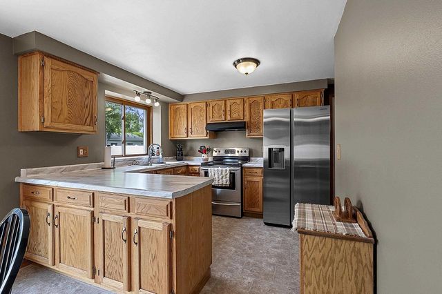 2360 KINCAID AVENUE, Oshkosh, WI 54904
