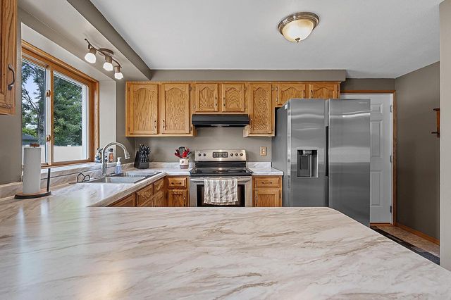 2360 KINCAID AVENUE, Oshkosh, WI 54904
