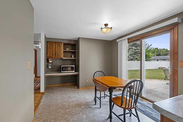 2360 KINCAID AVENUE, Oshkosh, WI 54904