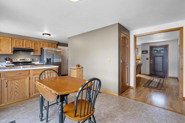 2360 KINCAID AVENUE, Oshkosh, WI 54904
