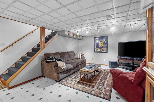 2360 KINCAID AVENUE, Oshkosh, WI 54904
