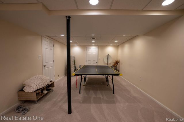 5206 ROYAL VALE, Dearborn, MI 48126