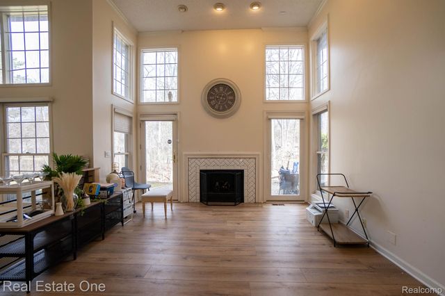 5206 ROYAL VALE, Dearborn, MI 48126