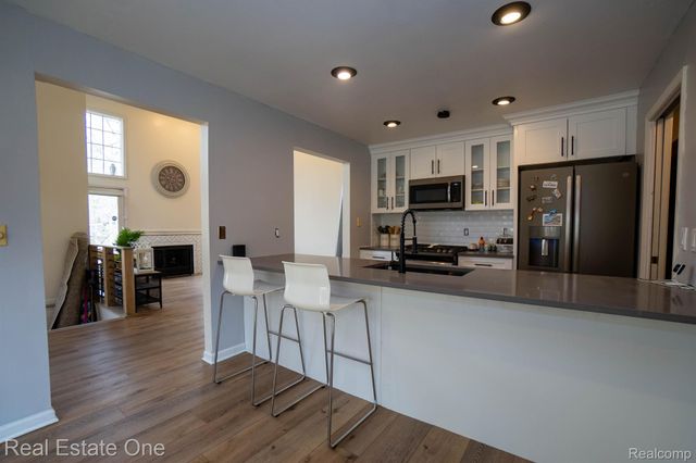 5206 ROYAL VALE, Dearborn, MI 48126