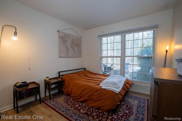 5206 ROYAL VALE, Dearborn, MI 48126