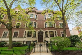 717 W Bittersweet Place L1, Chicago, IL 60613