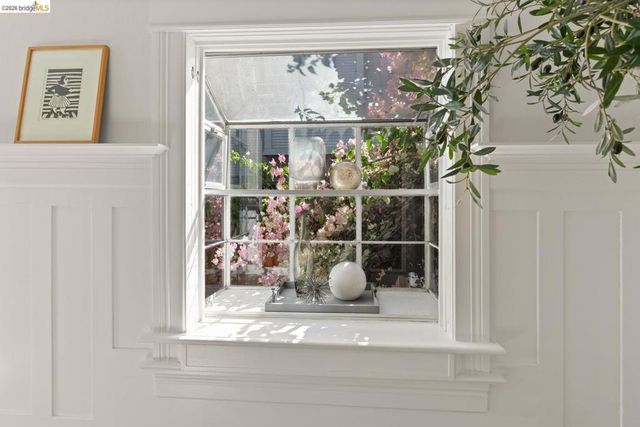 2833 Regent St, Berkeley, CA 94705