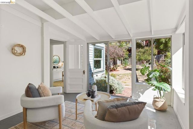 2833 Regent St, Berkeley, CA 94705