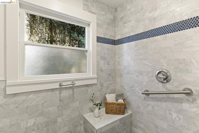 2833 Regent St, Berkeley, CA 94705