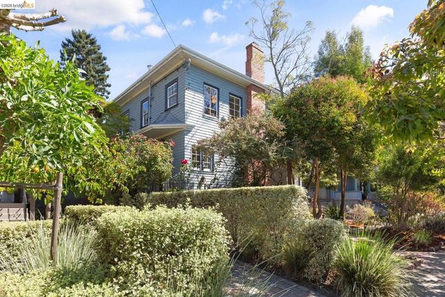 2833 Regent St, Berkeley, CA 94705
