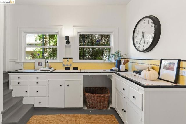 2833 Regent St, Berkeley, CA 94705