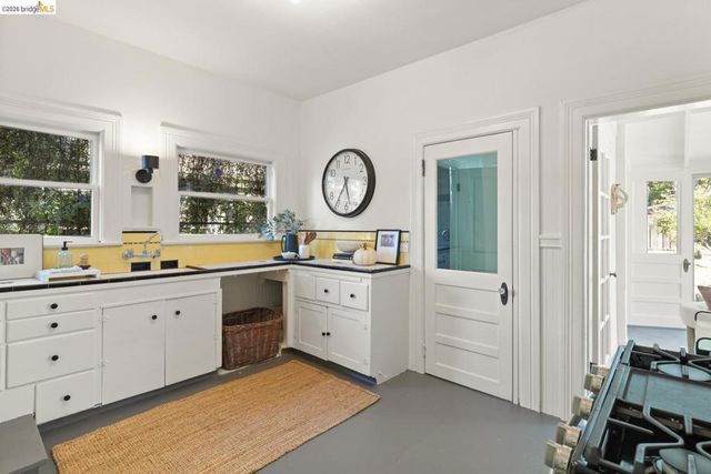 2833 Regent St, Berkeley, CA 94705