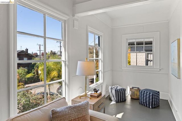 2833 Regent St, Berkeley, CA 94705