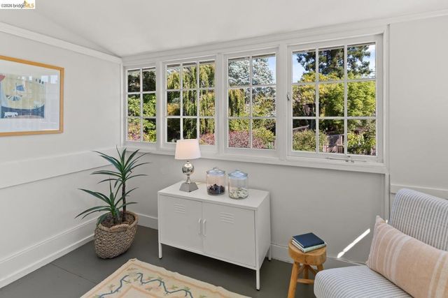 2833 Regent St, Berkeley, CA 94705