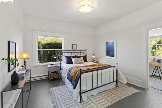 2833 Regent St, Berkeley, CA 94705