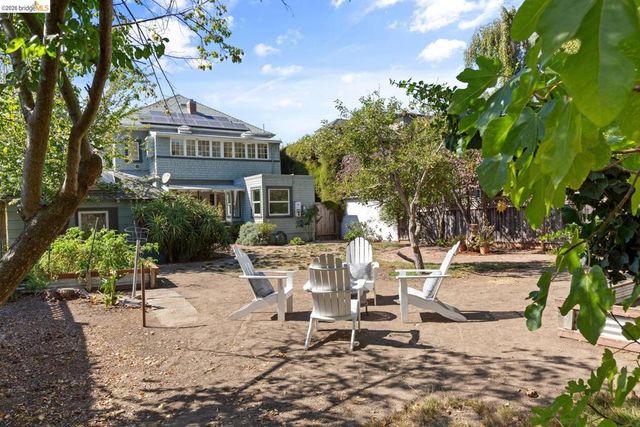 2833 Regent St, Berkeley, CA 94705