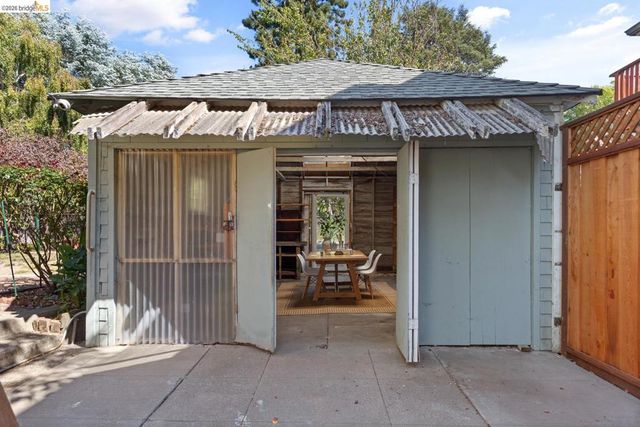 2833 Regent St, Berkeley, CA 94705