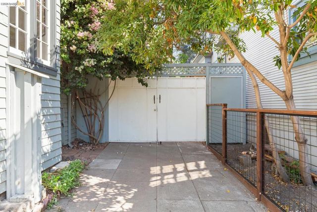 2833 Regent St, Berkeley, CA 94705