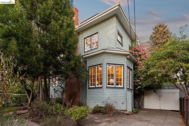 2833 Regent St, Berkeley, CA 94705