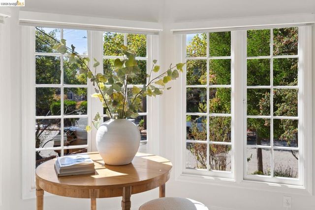 2833 Regent St, Berkeley, CA 94705