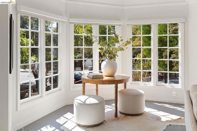 2833 Regent St, Berkeley, CA 94705