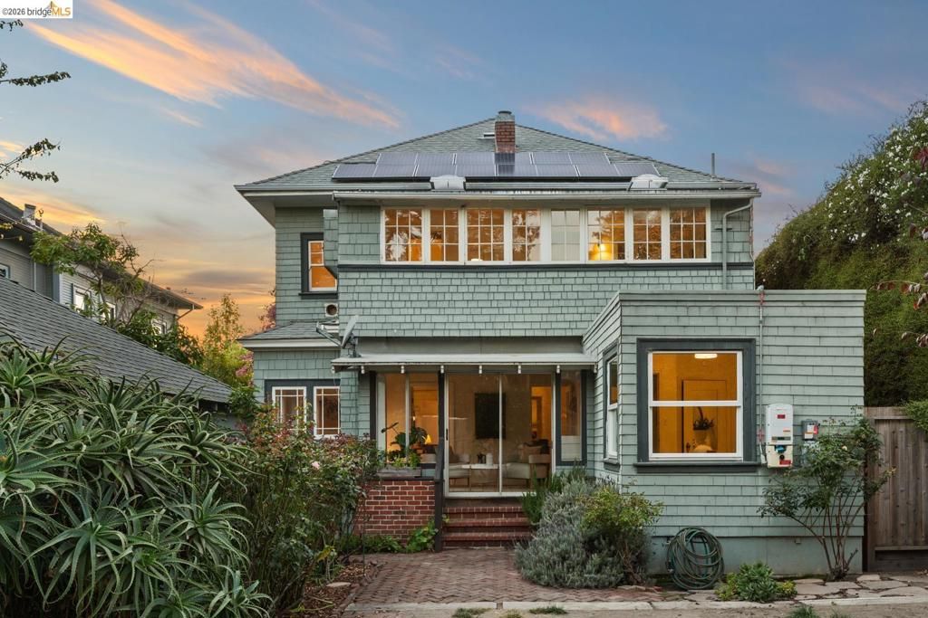 2833 Regent St, Berkeley, CA 94705