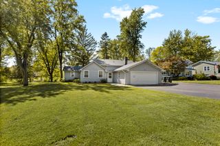 52 Deerpath Road, Deer Park, IL 60010