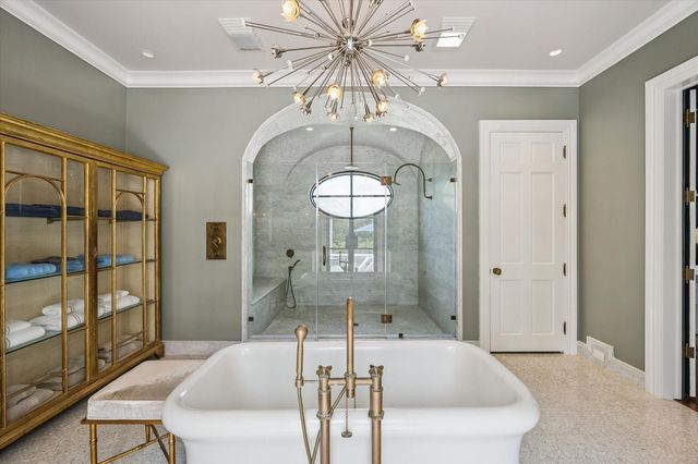 24 Crestwood Drive, Houston, TX 77007