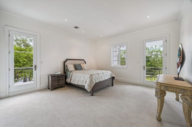 24 Crestwood Drive, Houston, TX 77007
