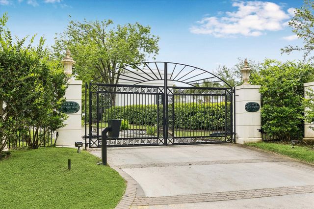 24 Crestwood Drive, Houston, TX 77007
