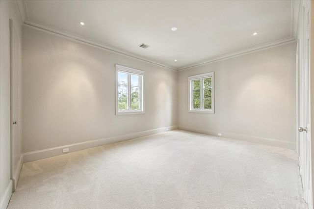 24 Crestwood Drive, Houston, TX 77007