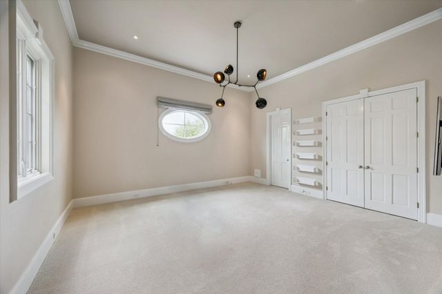24 Crestwood Drive, Houston, TX 77007