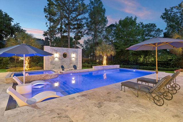 24 Crestwood Drive, Houston, TX 77007