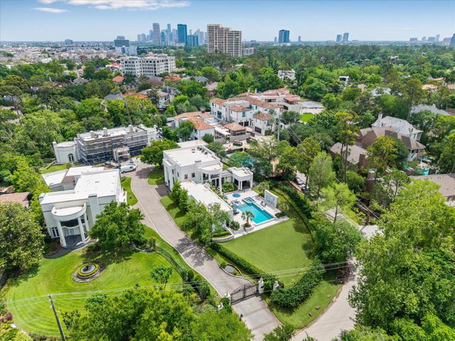 24 Crestwood Drive, Houston, TX 77007