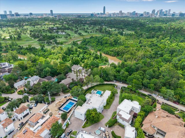 24 Crestwood Drive, Houston, TX 77007