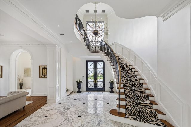 24 Crestwood Drive, Houston, TX 77007