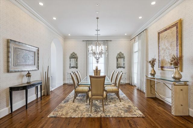 24 Crestwood Drive, Houston, TX 77007