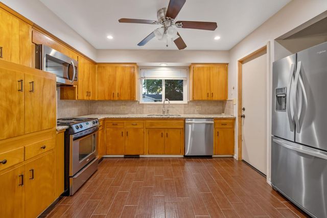1395 S Rupert Avenue, Reedley, CA 93654