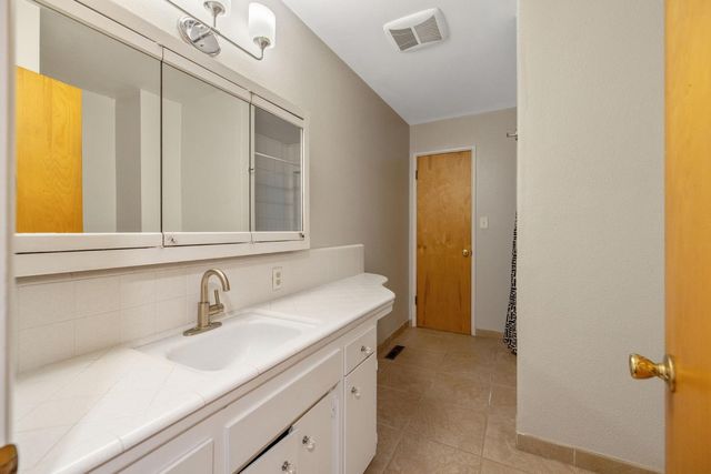 1395 S Rupert Avenue, Reedley, CA 93654