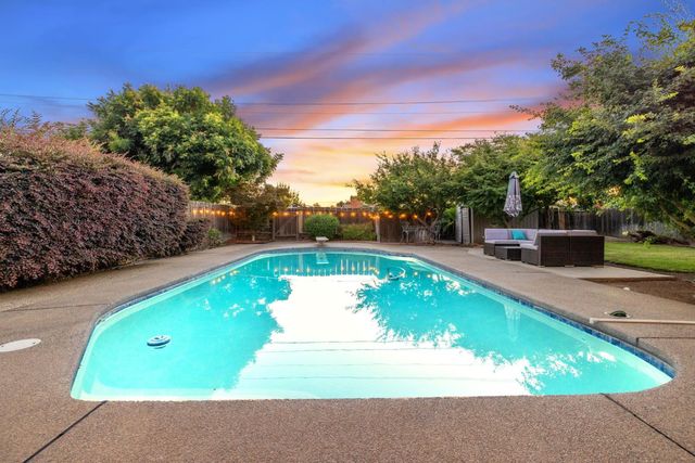 1395 S Rupert Avenue, Reedley, CA 93654